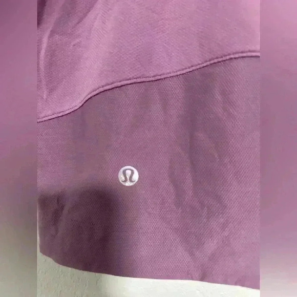 269. Lululemon Mesh back cropped train tank top in Wisteria Purple sz 6 - Picture 7 of 8
